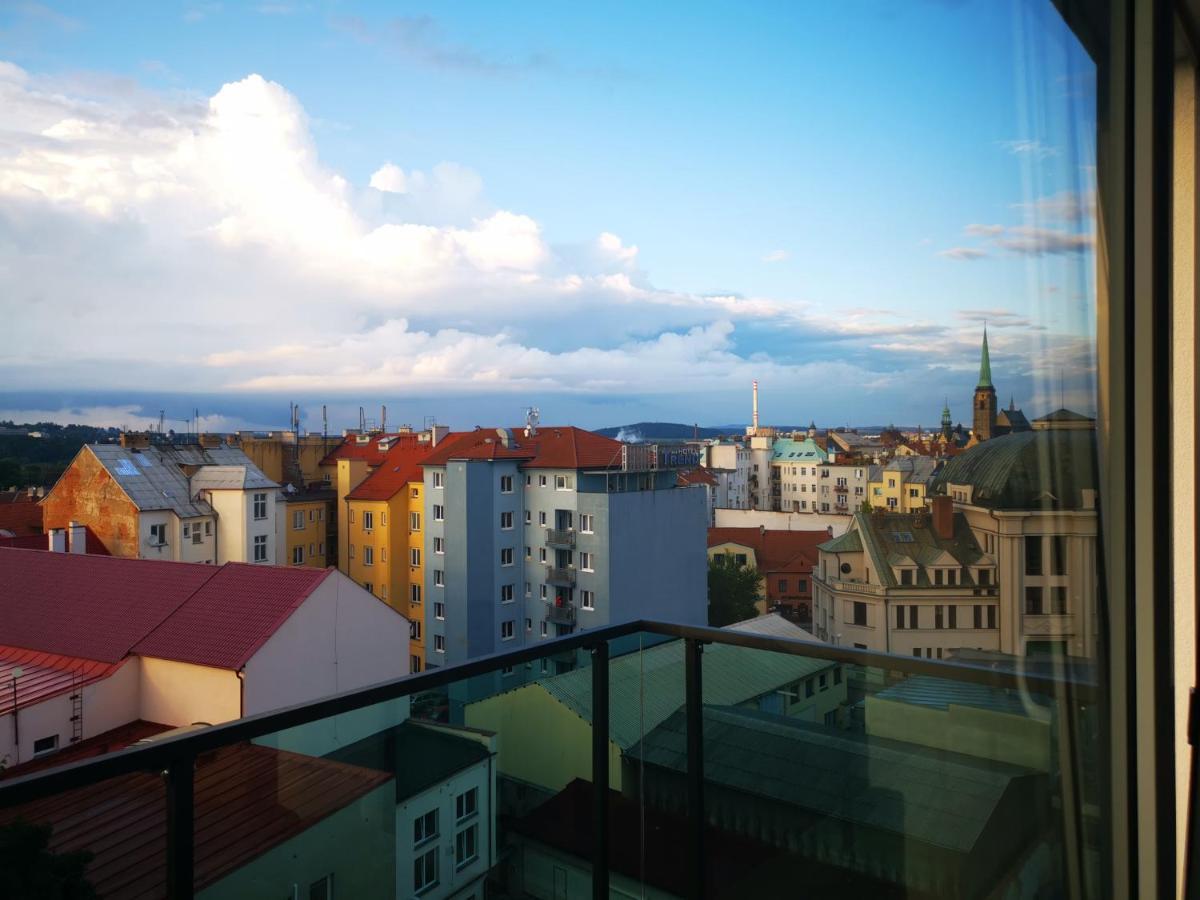 Kavi Apartments #3, Top City View! Plzeň Buitenkant foto
