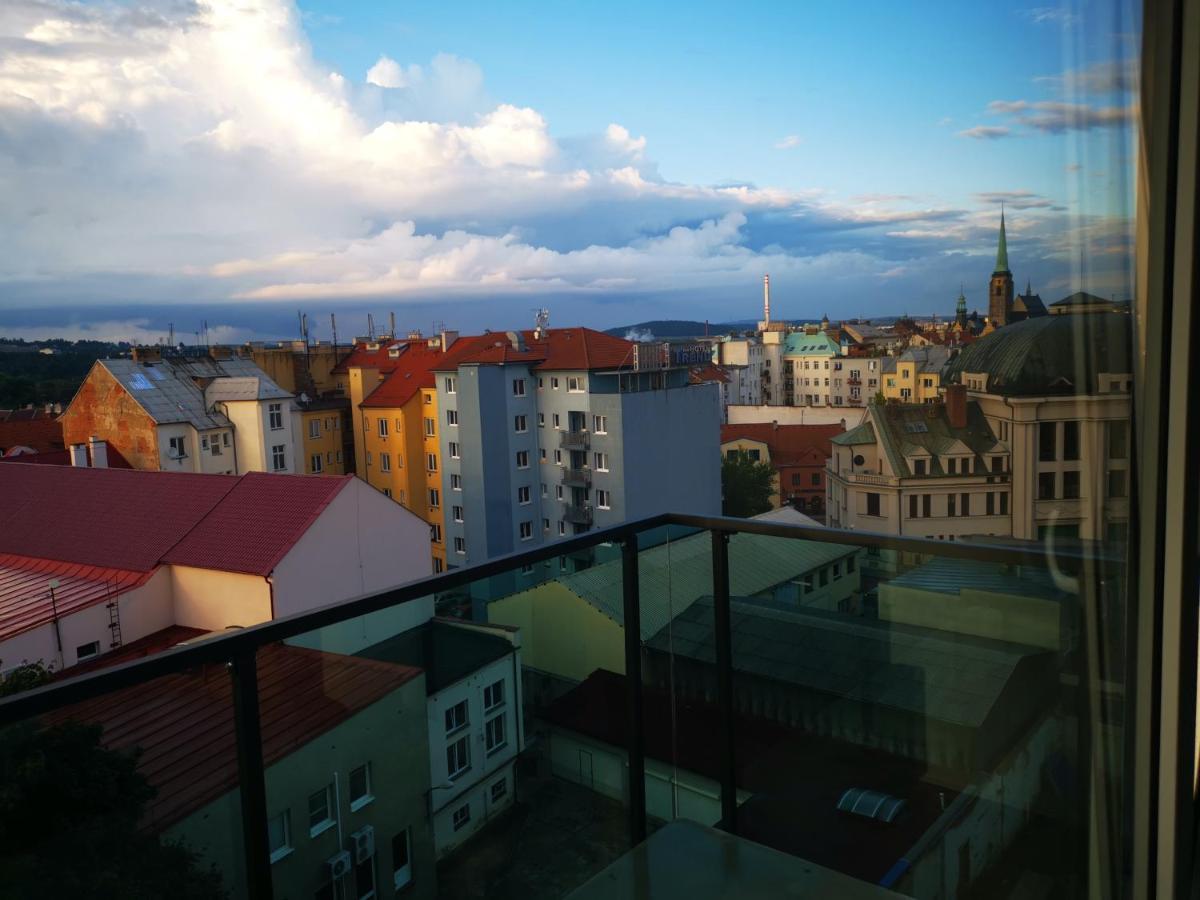 Kavi Apartments #3, Top City View! Plzeň Buitenkant foto